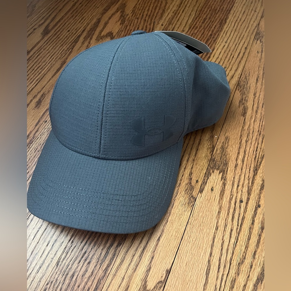 Under Armour men’s fitted hat